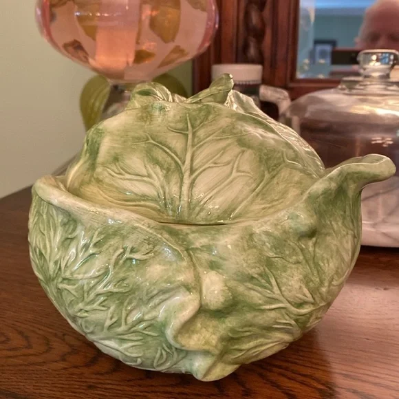 This is a Vintage Authentic Holland Mold Cabbage with lid and no defects. - Picture 6 of 6